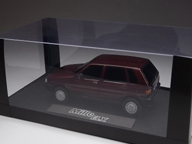 Miniatura Fiat Uno 4 portas - Clique para ampliar